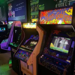 Gry arcade co to znaczy? Odkryj ich fascynujący świat i historię