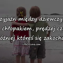 Najpiękniejsze cytaty do zdjęcia z chłopakiem na social media - te wzruszą jego serce