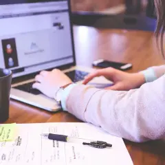 NVMe czy SATA w grach? Kiedy warto dopłacić za prędkość?