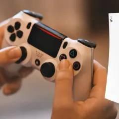 Pad PS4 na PS5: Jak podłączyć i w co zagrasz?