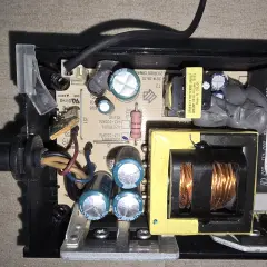 Zasilacz Xbox One do Series S? Kabel tak, "cegła" nigdy!