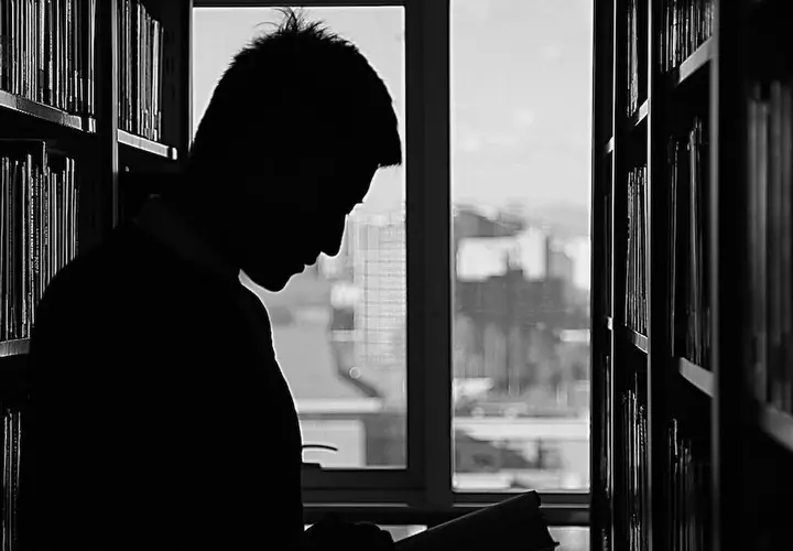  Wojciech Chmielarz – autor sensacyjnych powieści kryminalnych. Kup jego najlepsze książki już dziś!