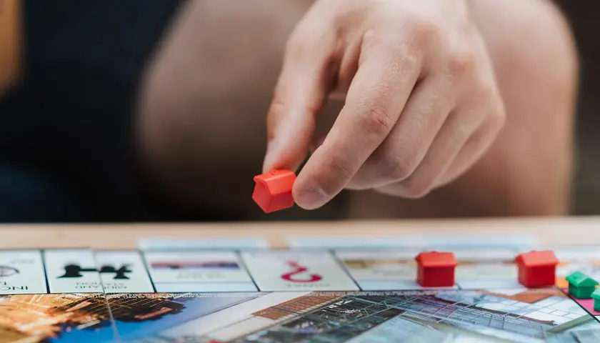  Jak grać w Monopoly? Instrukcja i zasady gry w wersji polskiej