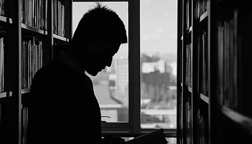  Wojciech Chmielarz – autor sensacyjnych powieści kryminalnych. Kup jego najlepsze książki już dziś!