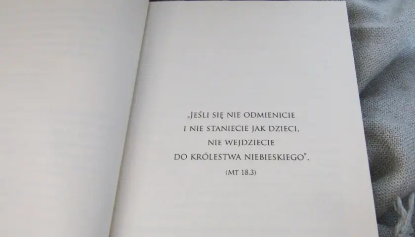 Recenzja książki niebo istnieje naprawdę – emocje, które zmieniają życie