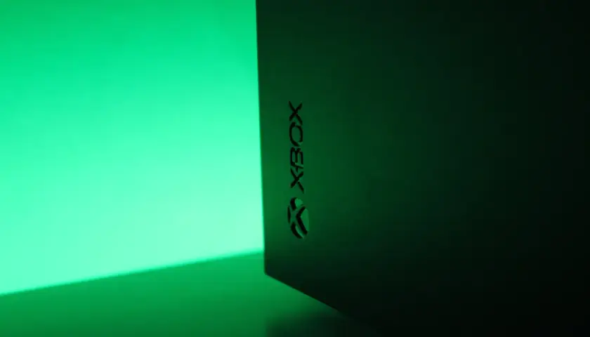 Xbox Series X: pionowo czy poziomo? Jak ustawić, by nie przegrzać?