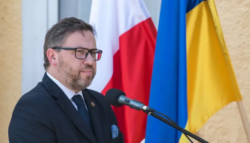 Nowy mod trendy: Ukraińcy połączyli siły z Polakiem, Litwinem i Czechem.