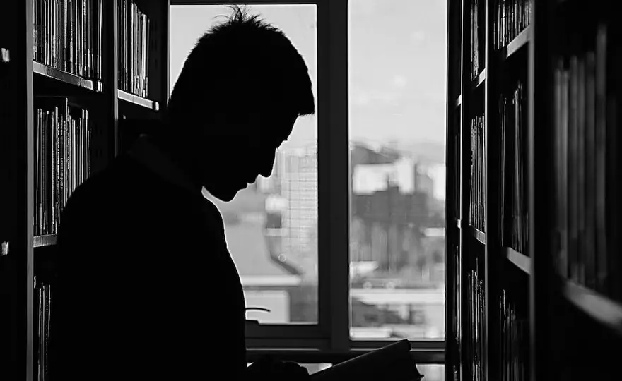  Wojciech Chmielarz – autor sensacyjnych powieści kryminalnych. Kup jego najlepsze książki już dziś!