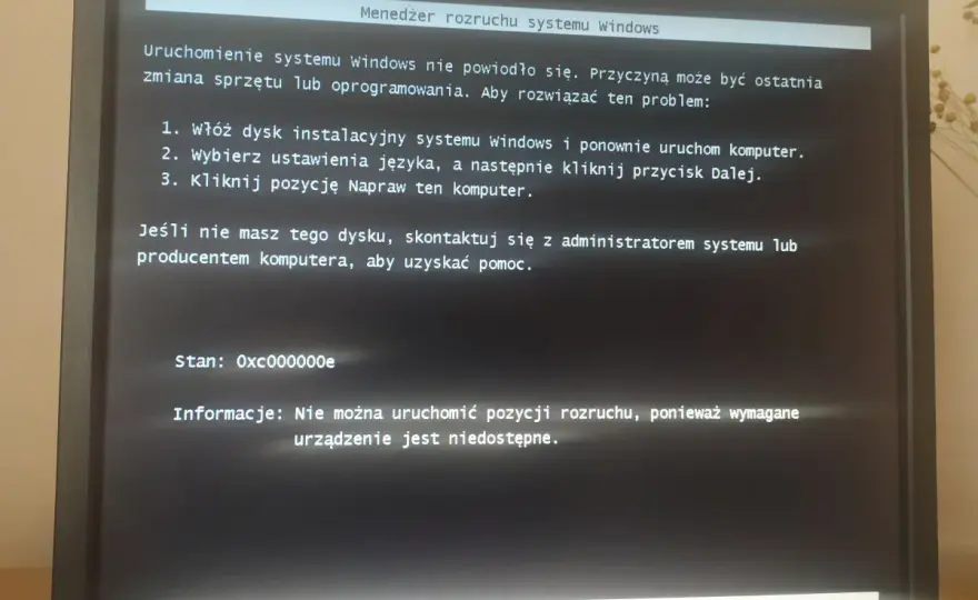 Komputer budzi się w nocy? Odkryj przyczyny i napraw to!