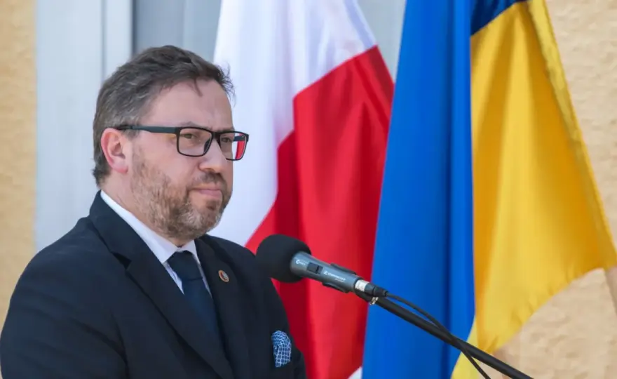 Nowy mod trendy: Ukraińcy połączyli siły z Polakiem, Litwinem i Czechem.