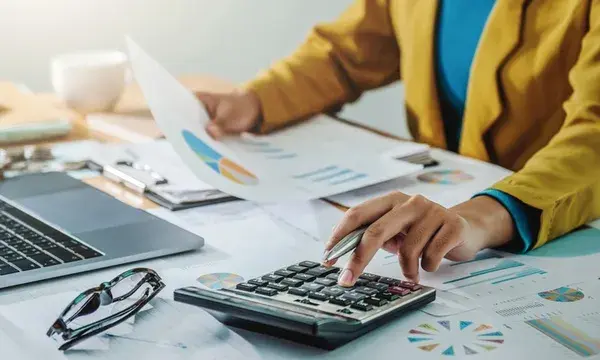 Jak zostać doradcą finansowym - kompletny kurs od podstaw do certyfikacji